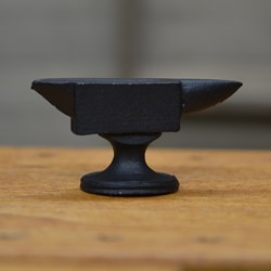 Miniature Sir Thomas Thumb Artisan Metal Anvil on Wood Beam for 1:12 Dollhouse